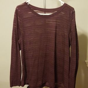 Maroon long sleezed tee